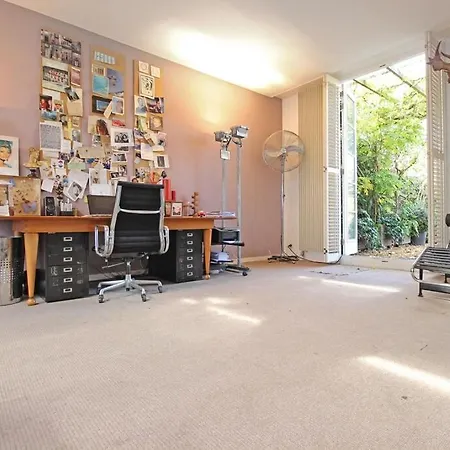 Daire Elegant Penthouse Loft Of 250 M2 In Centre With Huge Roofgarden 80 M2