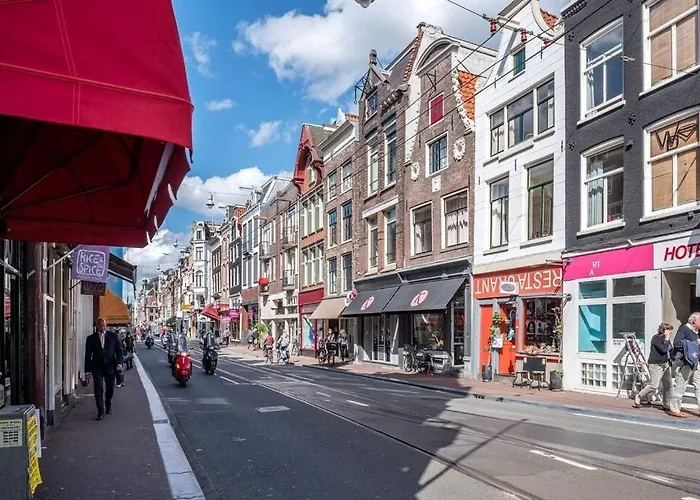 Elegant Penthouse Loft Of 250 M2 In Centre With Huge Roofgarden 80 M2